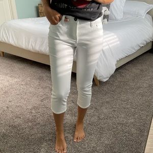 At.John’s Bay White Capri 4P